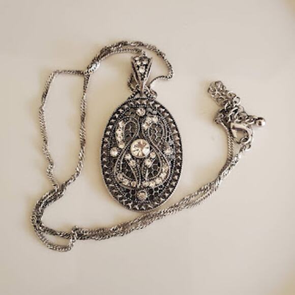 Marcasite Necklace in Silver‎ Tone Setting Filigree Crystal - Picture 1 of 8